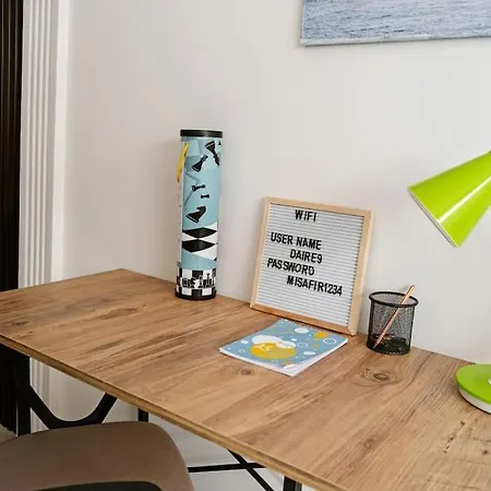 Mecidiyekoy Meydan Da Yokussuz Ve Nezih Sokakta. Apartament *