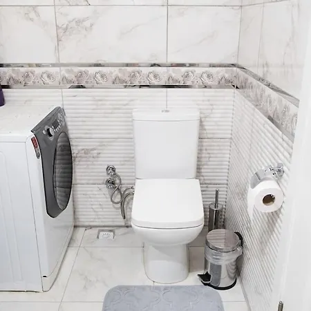Apartamento Mecidiyekoy Meydan Da Yokussuz Ve Nezih Sokakta. *